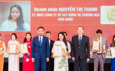 Doanh nhân Nguyễn Thị Thanh vinh dự nhận Top 12 Nhà lãnh đạo giỏi tại Chương trình Tết Doanh nhân mừng Xuân Quý Mão 2023.